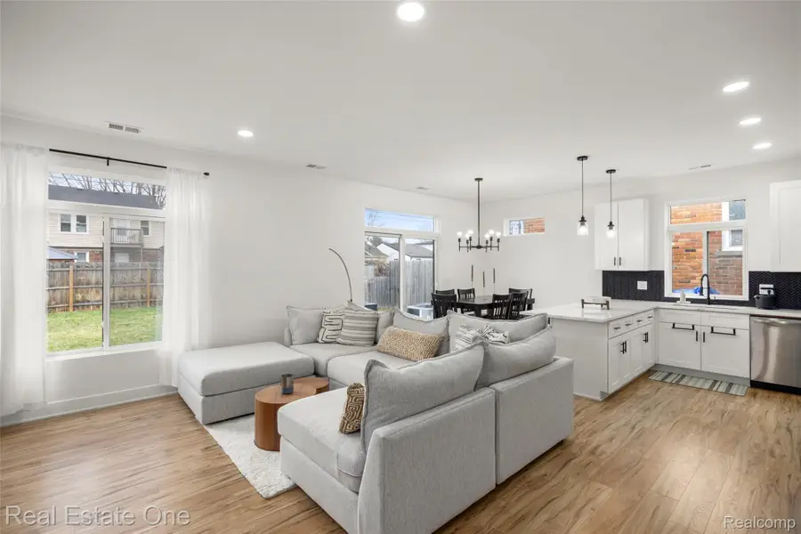 1705 E Meyers Avenue, Hazel Park, MI 48030 - #2