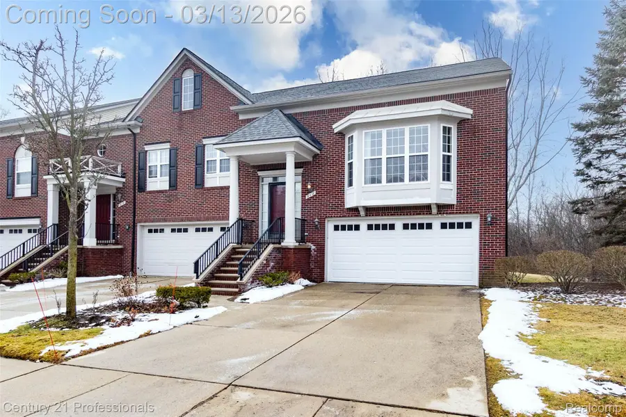 912 Sandalwood Drive, Troy, MI 48085 - #2