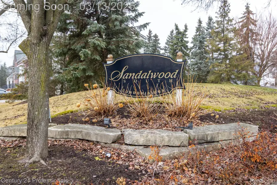 912 Sandalwood Drive, Troy, MI 48085 - #3