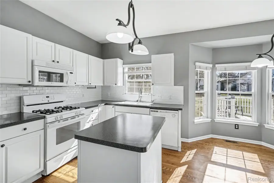 16111 Aspen Hollow Drive, Fenton, MI 48430 - #2