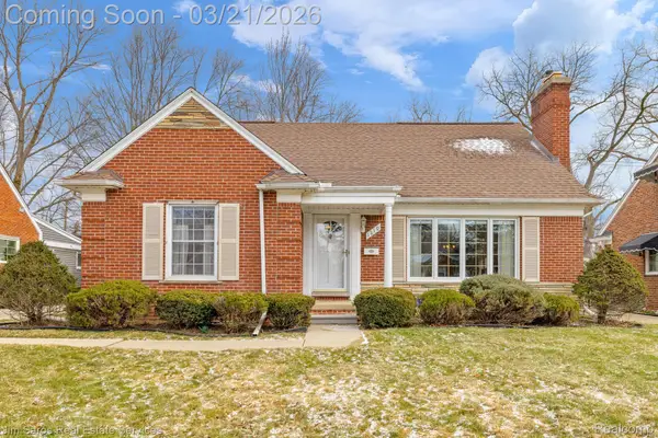 1210 Fairholme Road, GrossePointeWoods, MI 48236