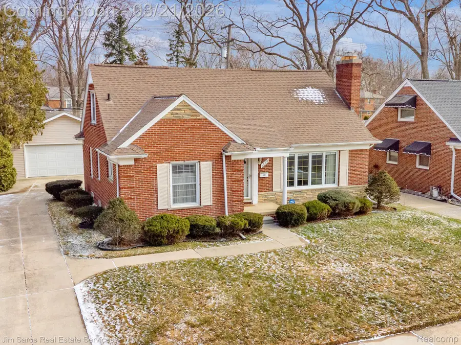 1210 Fairholme Road, Grosse Pointe Woods, MI 48236 - #2