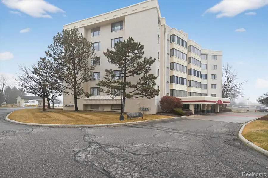 43100 12 Oaks Crescent Drive #2033, Novi, MI 48377 - #2