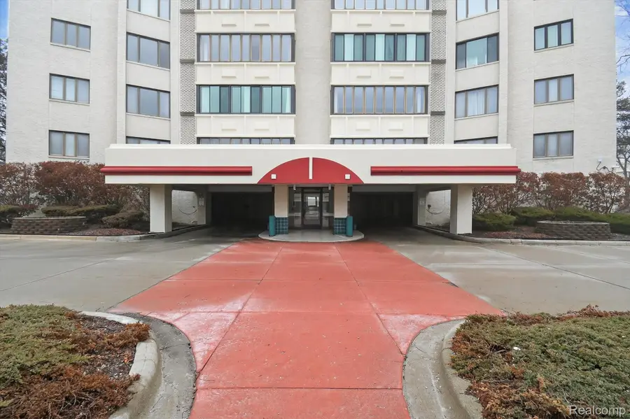 43100 12 Oaks Crescent Drive #2033, Novi, MI 48377 - #3