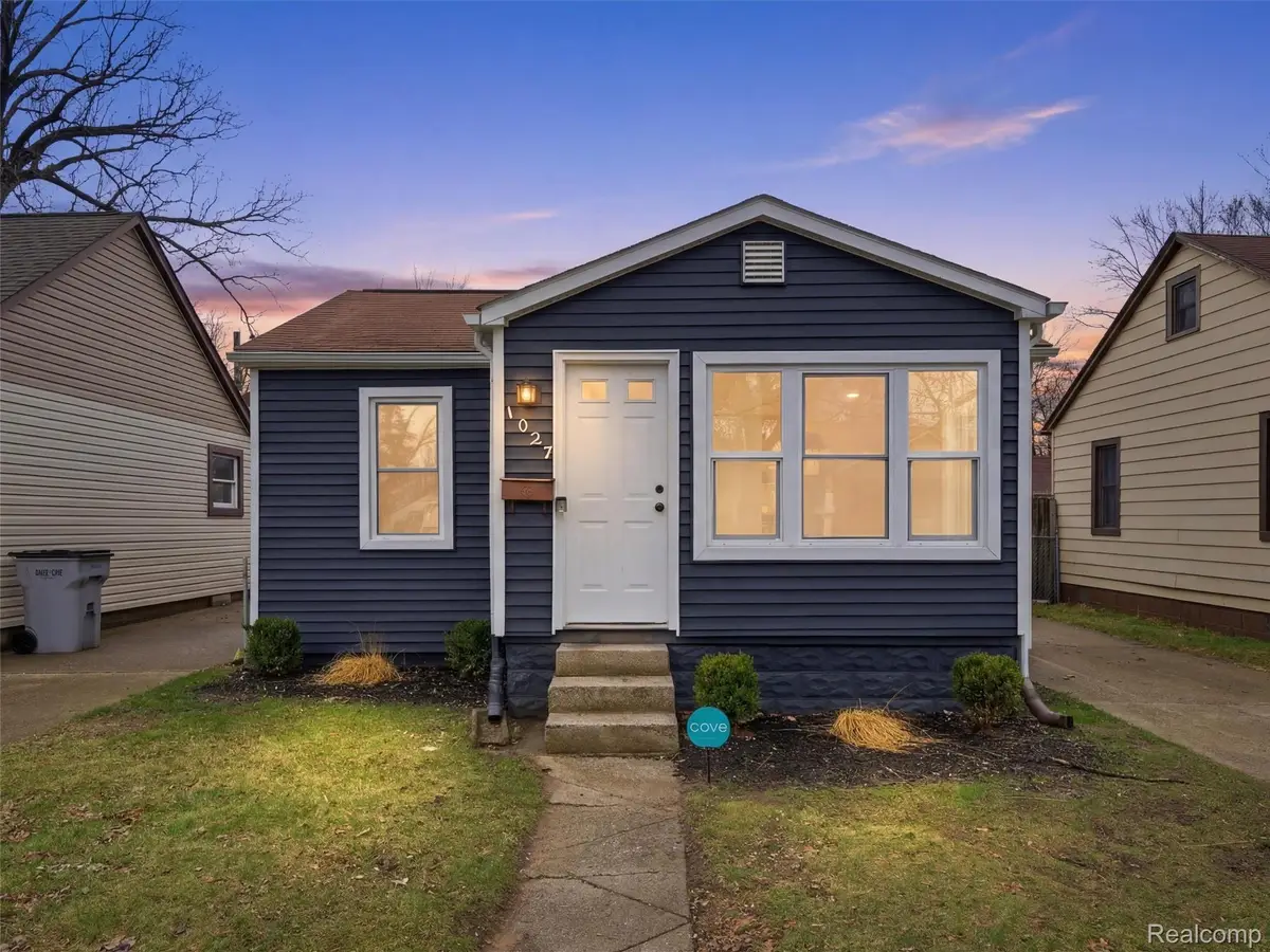 1027 E Milton Avenue, Hazel Park, MI 48030 - #1
