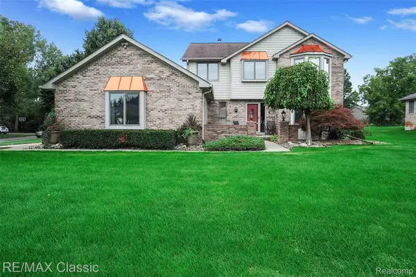 61653 Glenwood Trl Trail, Washington, MI 48094