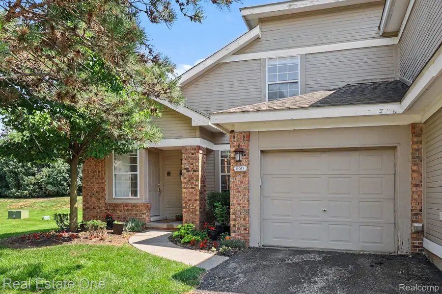 6617 Chimney Sweep, West Bloomfield, MI 48322 - #2