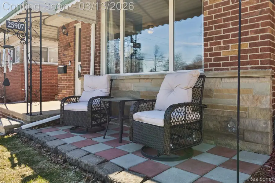 25907 Harmon Street, Saint Clair Shores, MI 48081 - #2