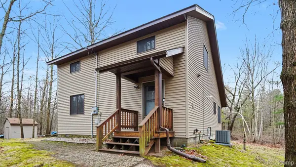 301 W Fike Road, Sanford, MI 48657