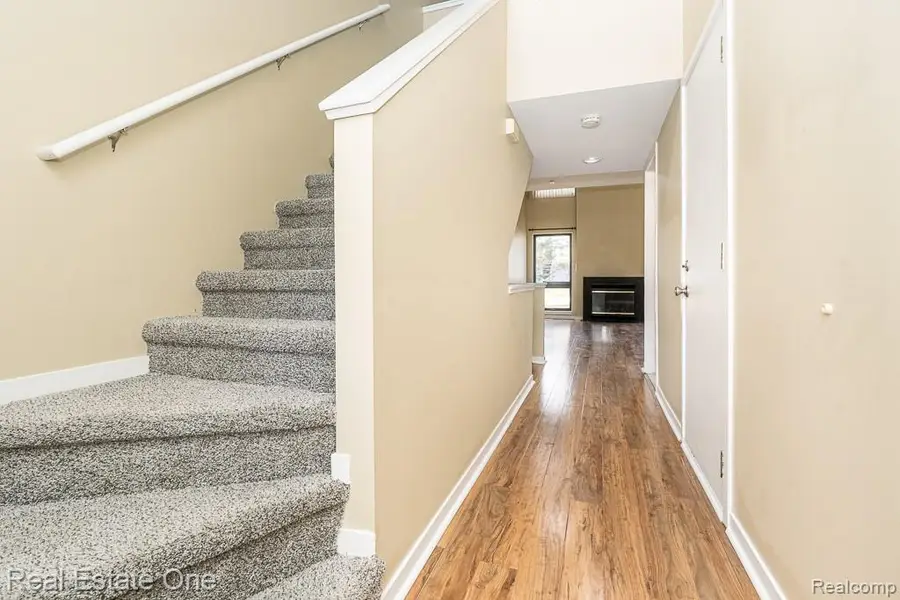 653 Glasgow Court, Rochester Hills, MI 48307 - #2