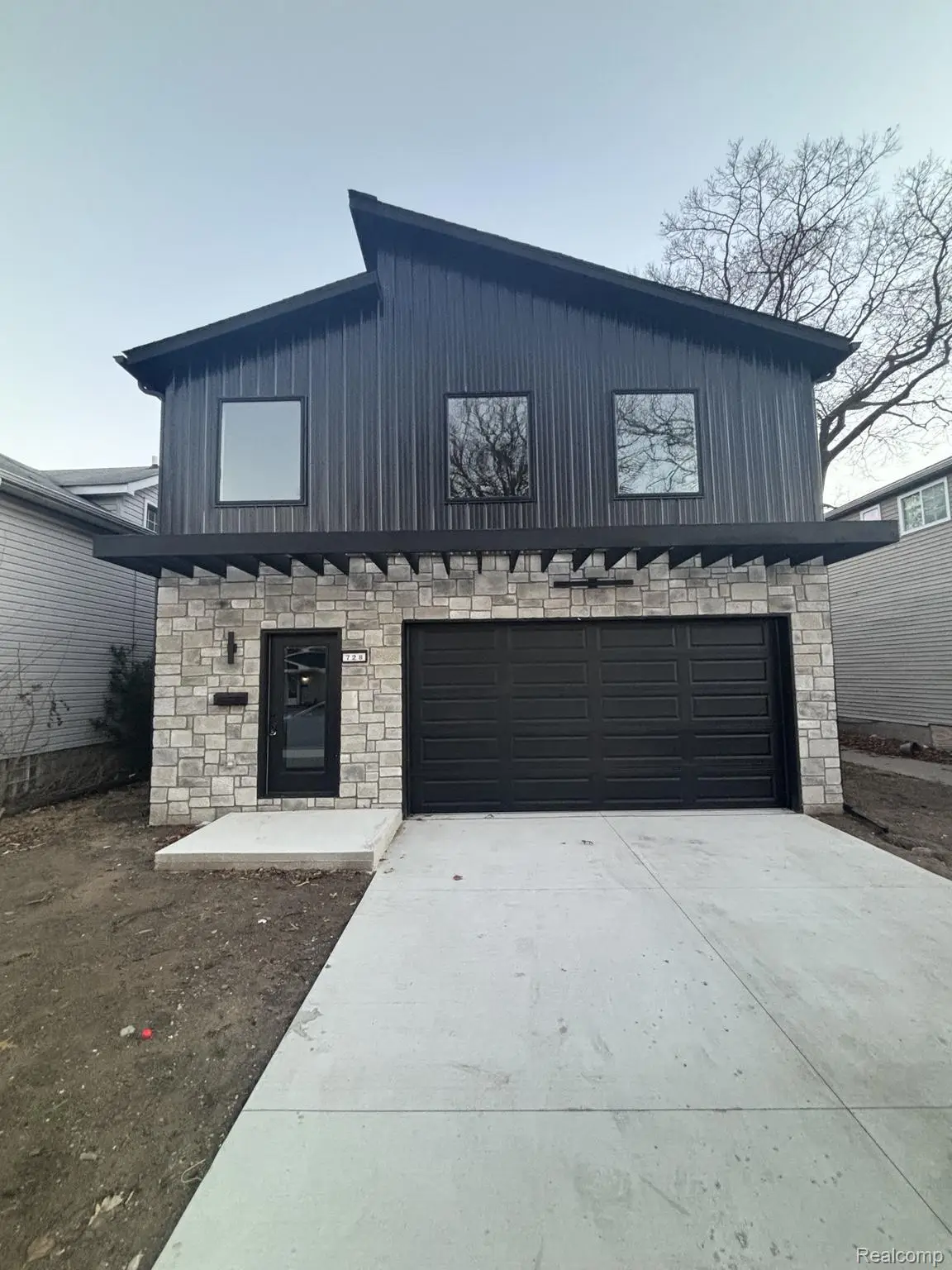 728 E Meyers Avenue, Hazel Park, MI 48030 - #1