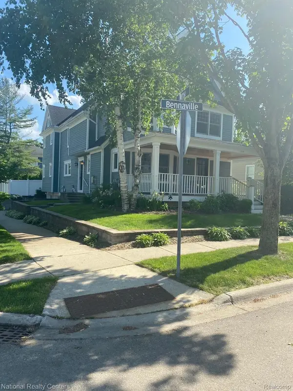 1588 Bennaville Avenue, Birmingham, MI 48009