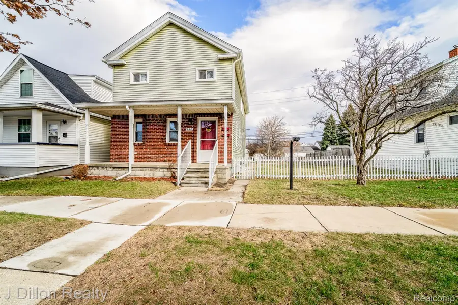 840 Vinewood Street, Wyandotte, MI 48192 - #2