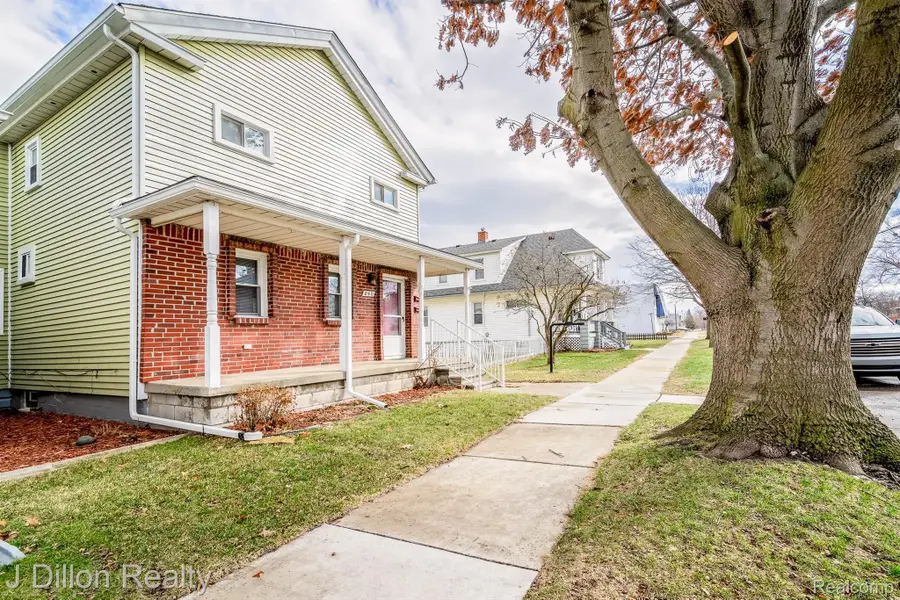 840 Vinewood Street, Wyandotte, MI 48192 - #3