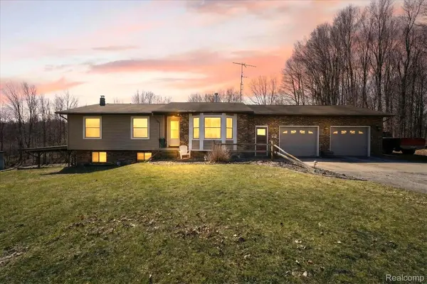 12498 Crawford Road, Otisville, MI 48463