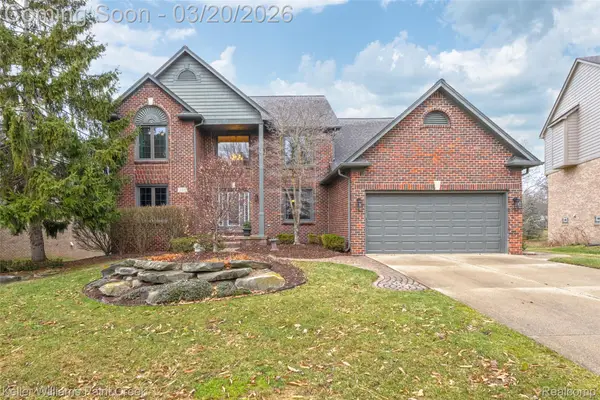 247 Glenmoor Drive S, Rochester, MI 48307