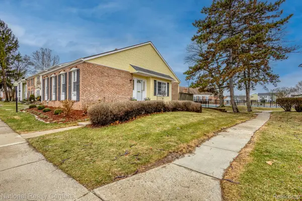 37322 Charter Oaks Boulevard #65, ClintonTownship, MI 48036