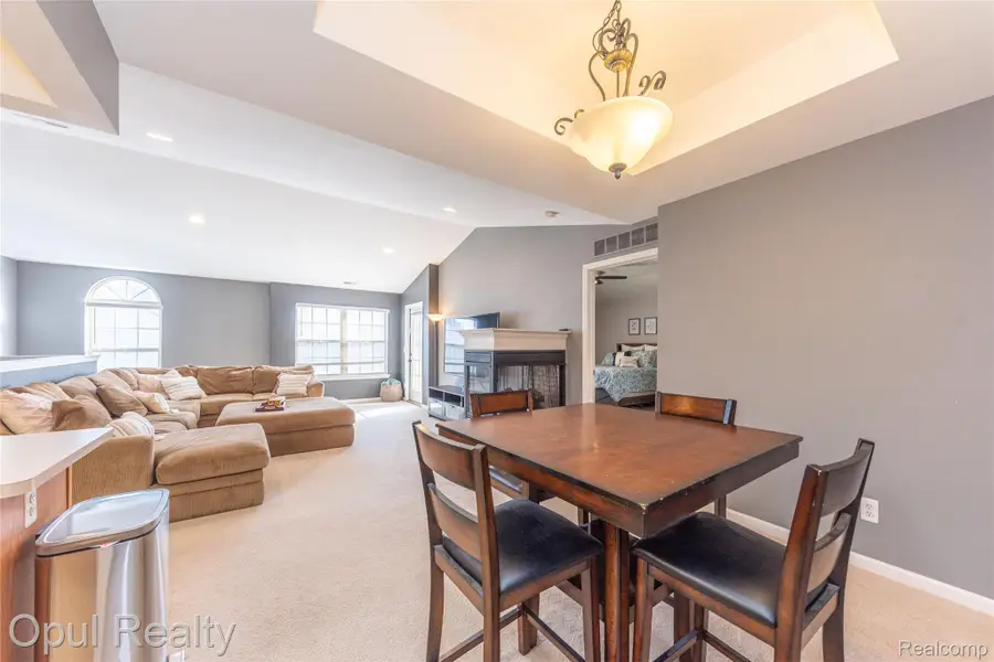 11698 Farmington Road, Livonia, MI 48150 - #2