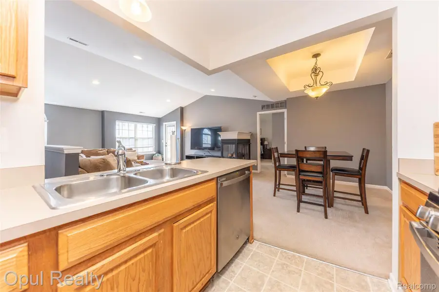 11698 Farmington Road, Livonia, MI 48150 - #3