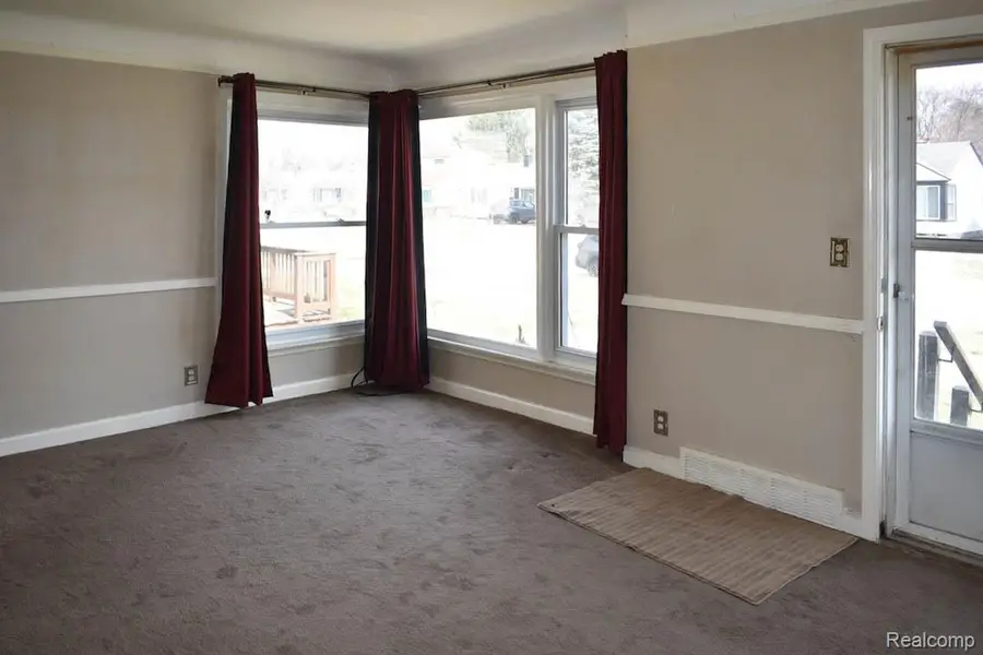 26103 Palmer Boulevard, Madison Heights, MI 48071 - #3