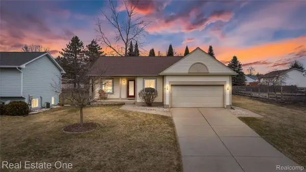 6335 Stonehearth Pass, GrandBlanc, MI 48439