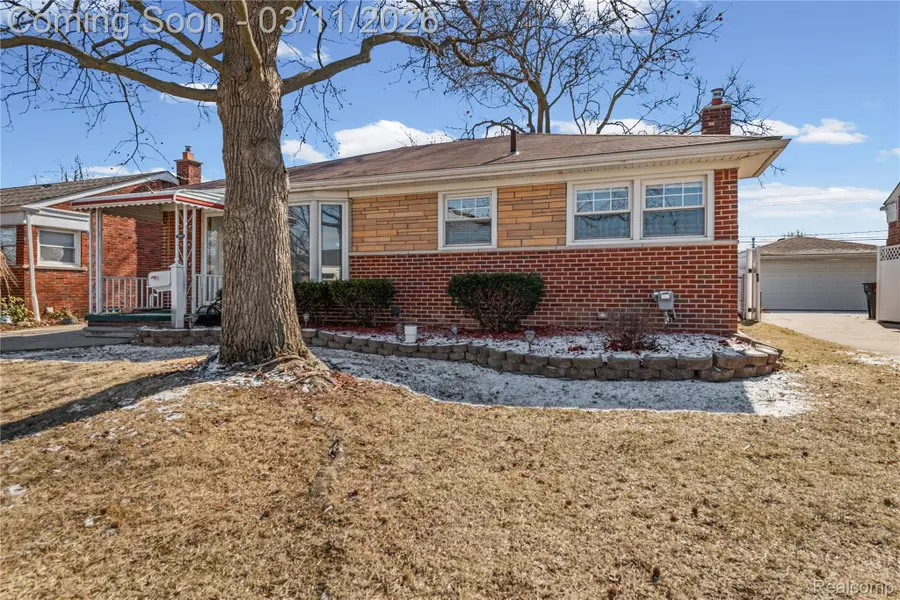 19150 Ike Street, Roseville, MI 48066 - #2