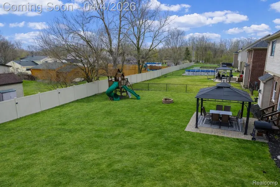 30529 Bradbury Drive, Flat Rock, MI 48134 - #2