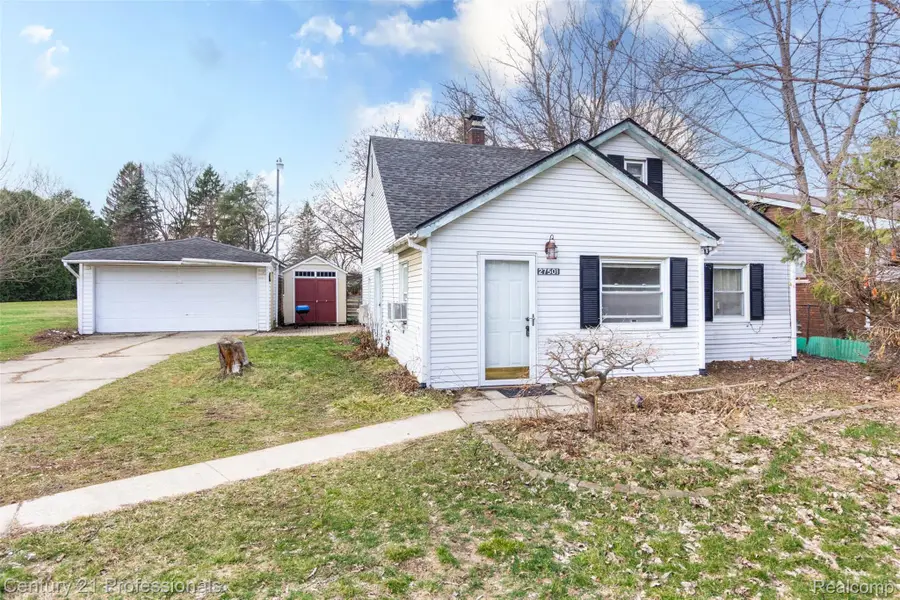 27501 Milton Avenue, Warren, MI 48092 - #2