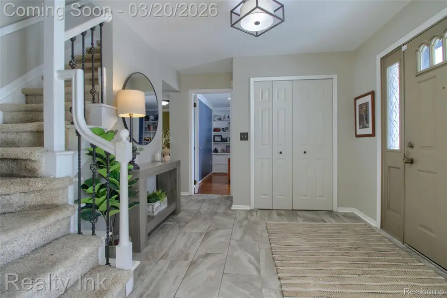 25472 Livingston Circle, Farmington Hills, MI 48335 - #3