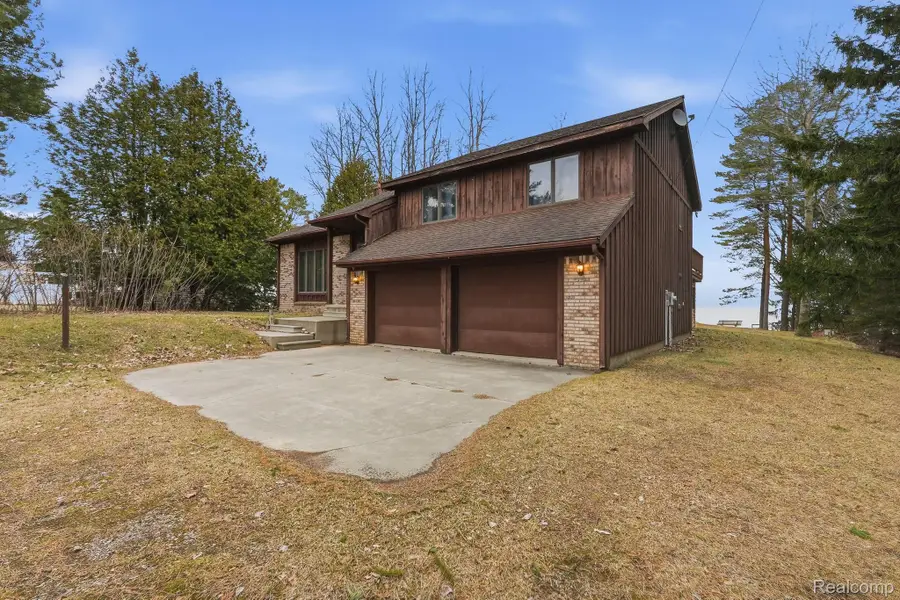 5436 N Lakeshore Road, Deckerville, MI 48427 - #3