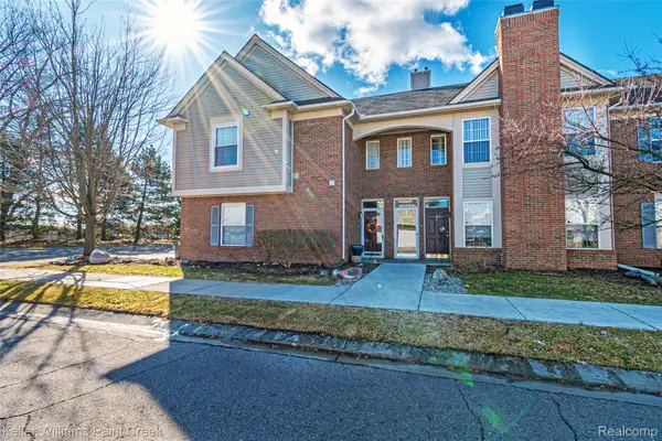 16442 Claremont Drive S #126, ClintonTownship, MI 48038