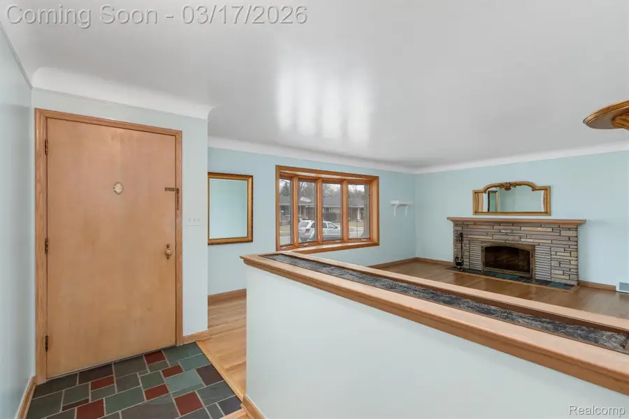 22500 Barton Street, Saint Clair Shores, MI 48081 - #2