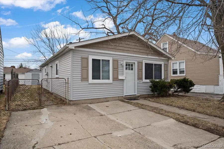 22417 Maxine Street, Saint Clair Shores, MI 48080 - #2