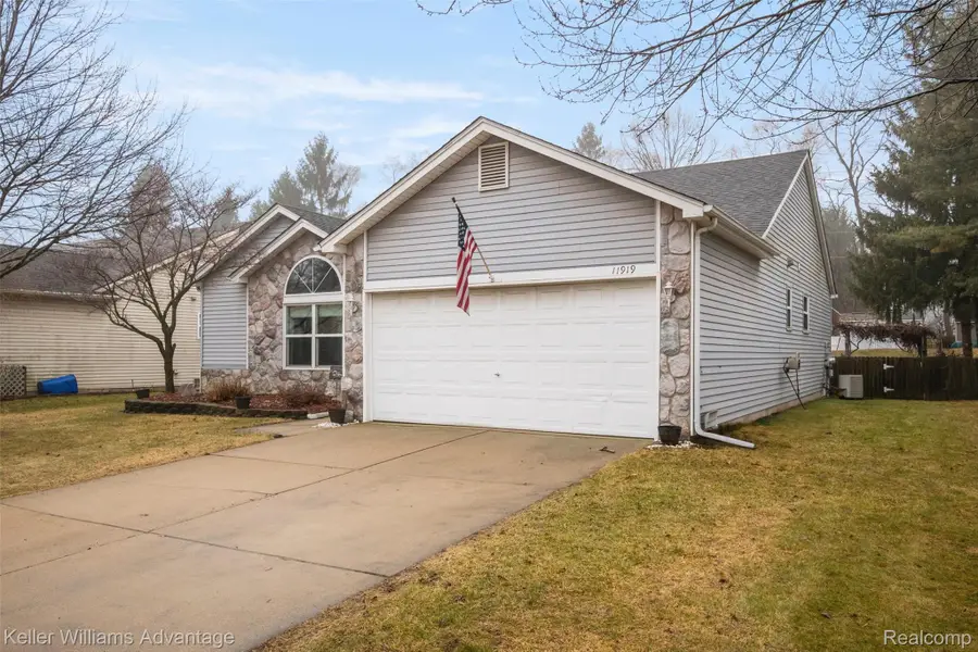 11919 Chase Boulevard, Livonia, MI 48150 - #3