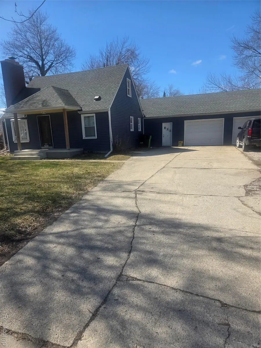 29281 Mcdonald Street, Roseville, MI 48066 - #3