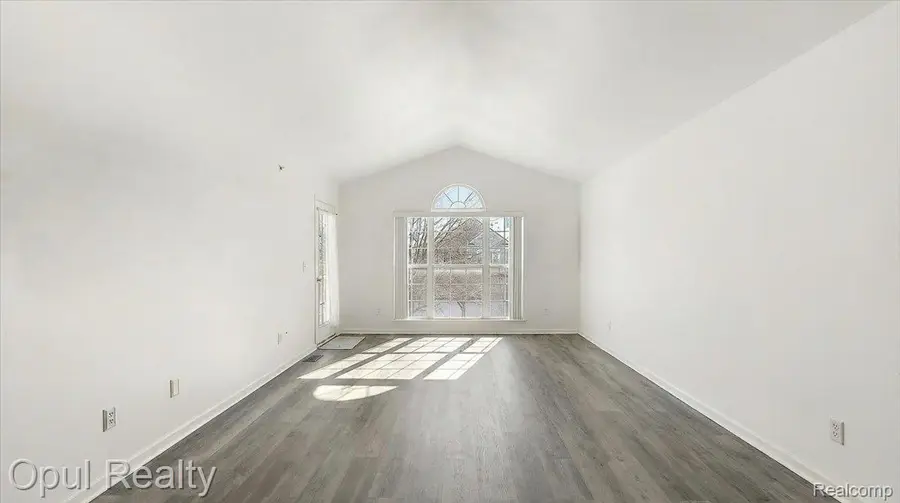 28263 Oakmonte Circle, New Hudson, MI 48165 - #2