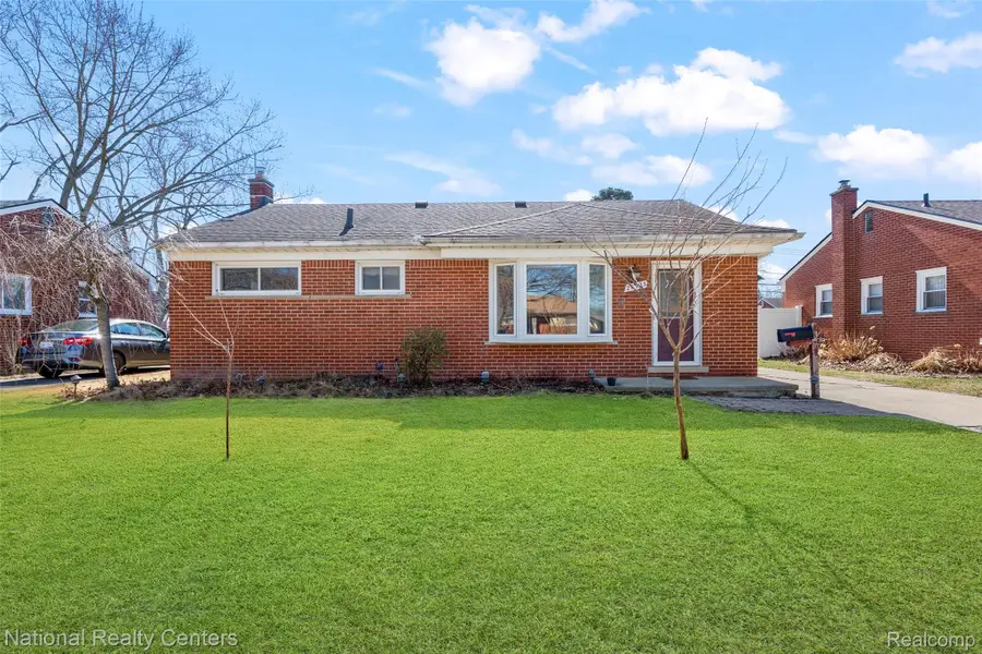 28923 Westfield Street, Livonia, MI 48150 - #3