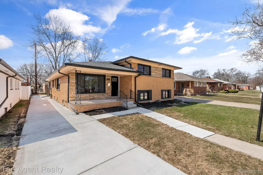 23701 Marlow Street, Oak Park, MI 48237 - #3