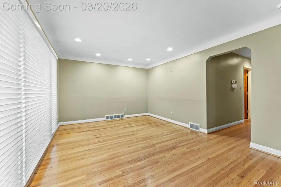 15629 Oceana Avenue, Allen Park, MI 48101 - #3