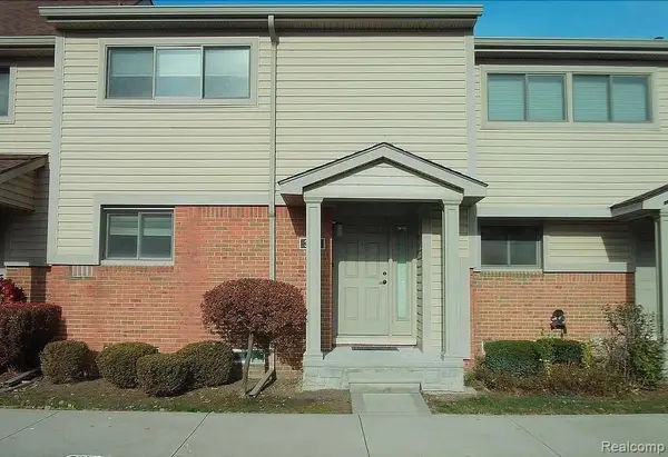 3733 Old Creek Road, Troy, MI 48084