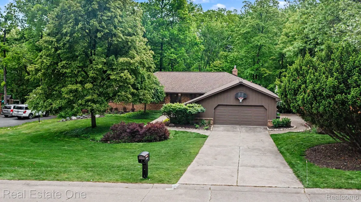 4757 Hardwoods Drive, West Bloomfield, MI 48323 - #1
