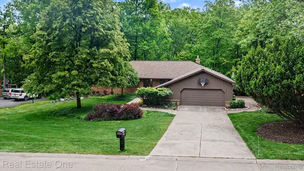 4757 Hardwoods Drive, WestBloomfield, MI 48323