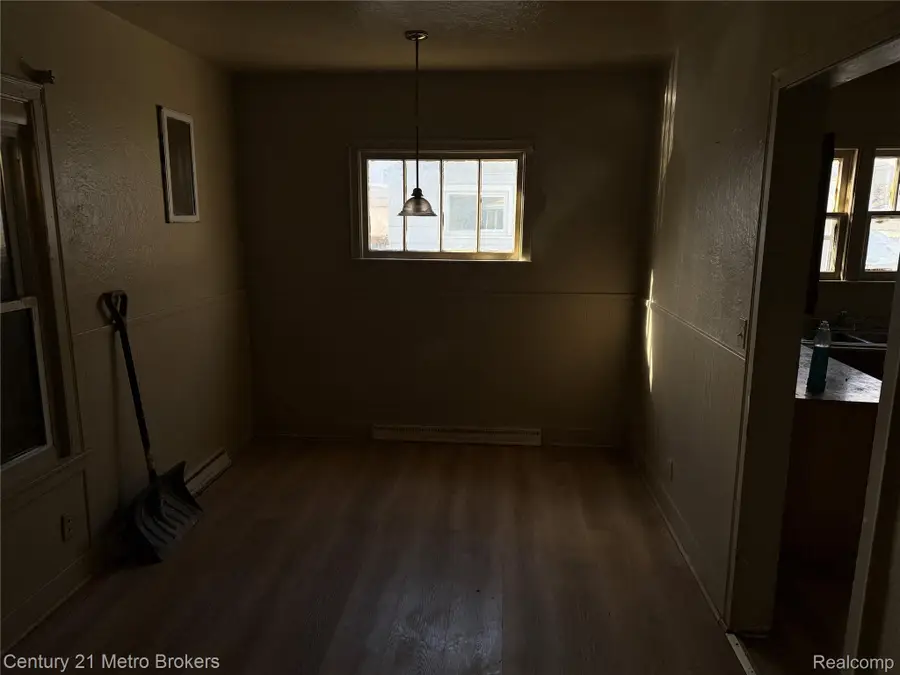 2918 Mackin Road, Flint, MI 48504 - #2