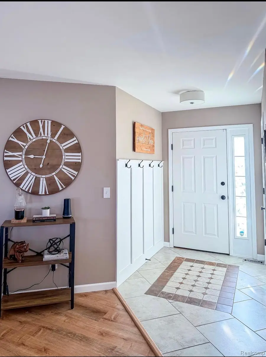 468 Windy Bluff, Flushing, MI 48433 - #2