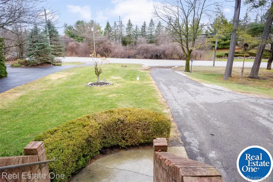 1345 S Milford Road, Milford, MI 48381 - #2