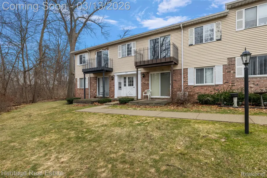 5299 Highland Road #202, Waterford, MI 48327 - #2