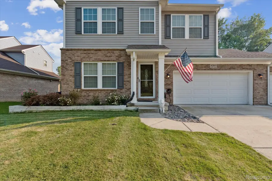 42811 Colonial Road, Belleville, MI 48111 - #2