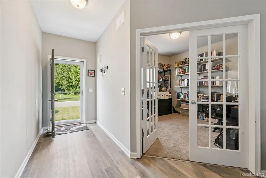 42811 Colonial Road, Belleville, MI 48111 - #3