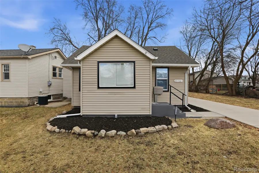 27732 Demrick Street, Roseville, MI 48066 - #3