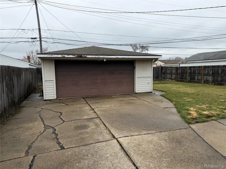 17949 S Wind Drive, Fraser, MI 48026 - #3